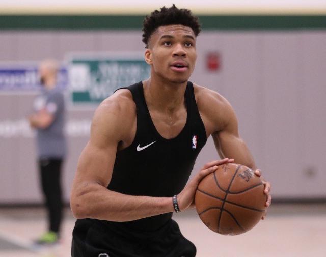 家具浮在水 家具浮在水