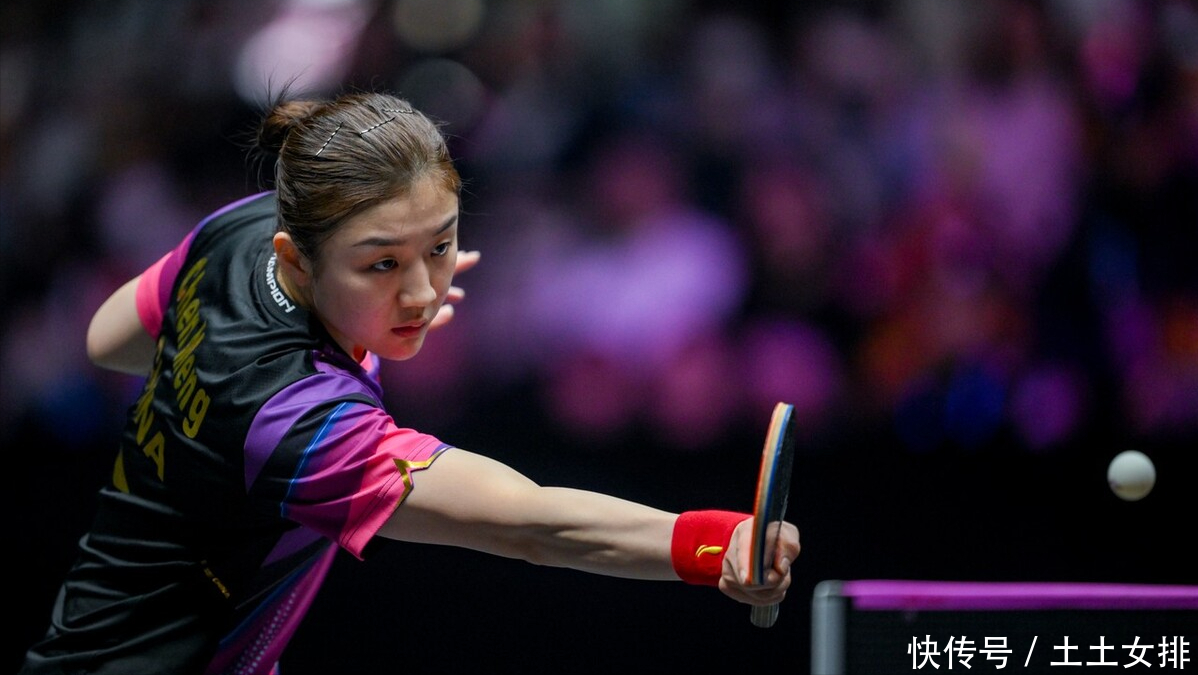 投向替补席 投向替补席