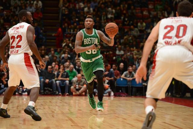 而是指向他 而是指向他